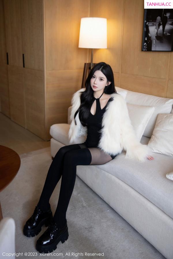   [XiuRen]高清写真图 2023.02.03 No.6212 林珊珊 黑丝美腿第11张图片